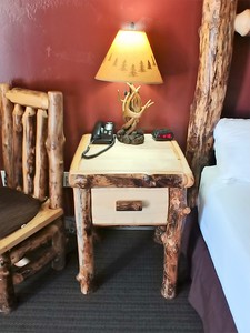 King - Log Cabin Style Room Photo 4